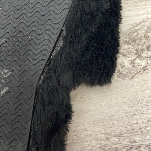 Fabletics Black Faux Fur Padded Slipper Slides Size 8 - Picture 11 of 11